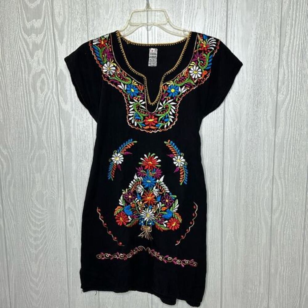 Black with colorful, embroidered floral,‎ lightweight, cotton,vintage dress med